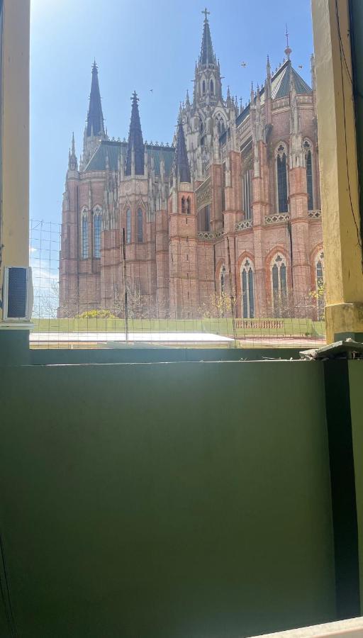 Departamento Temporal Catedral Con Cochera A 100 Metros Para Autos Chicos - Medianos Ла Плата Екстериор снимка